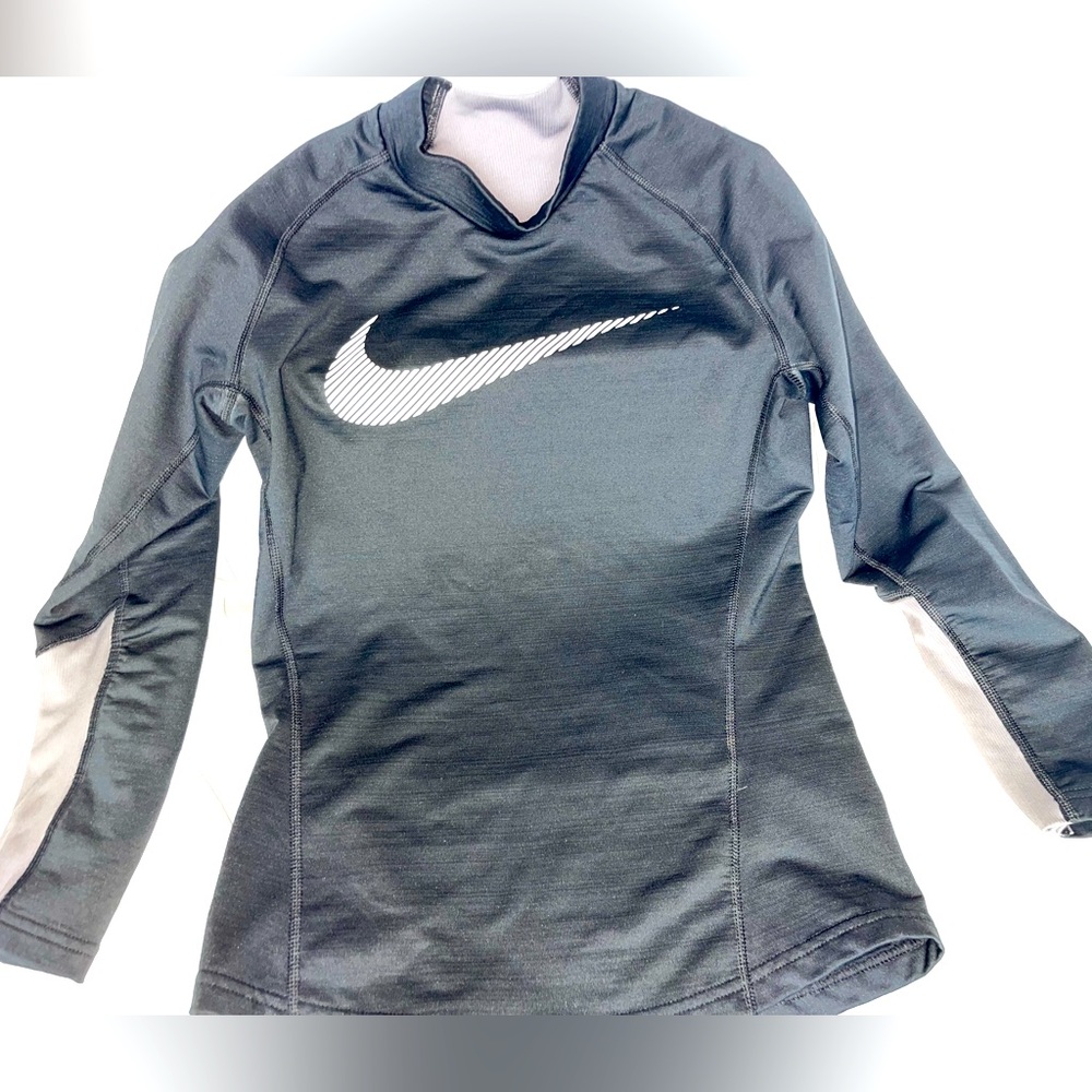 Nike Cold Weather training top - color black and size youth medium